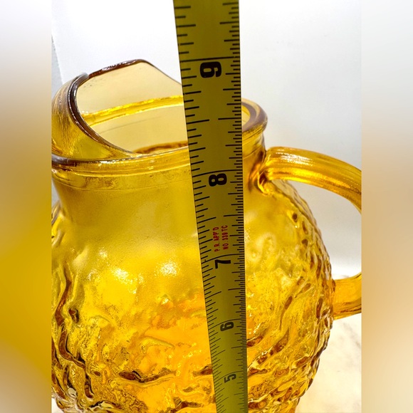 Vintage Anchor Hocking Crinkle Glass 8.25" Lido Milano Honey Amber Pitcher MCM - Picture 7 of 7